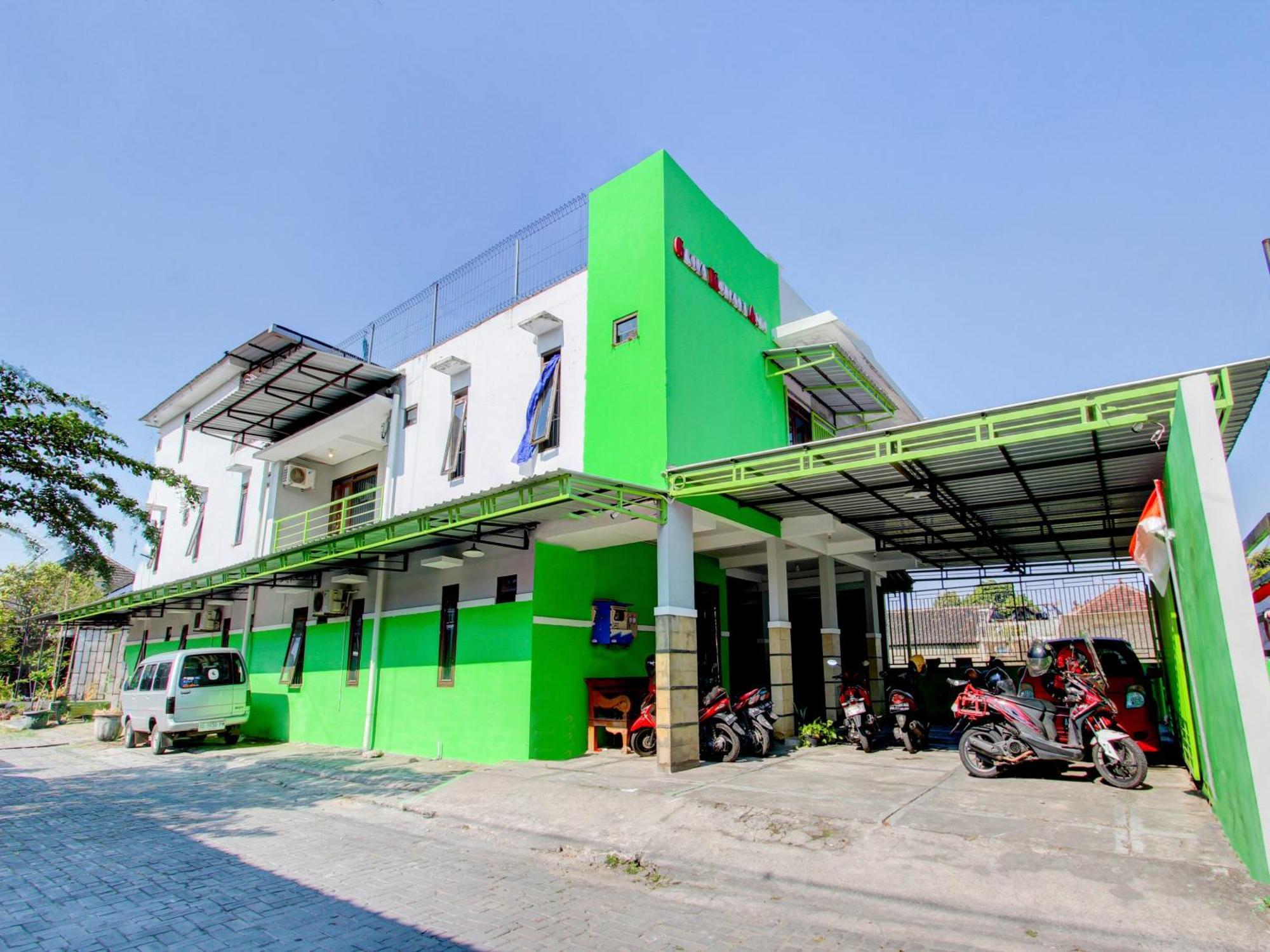 Super Oyo 93012 Griya Kencana Asri Syariah Lawean エクステリア 写真