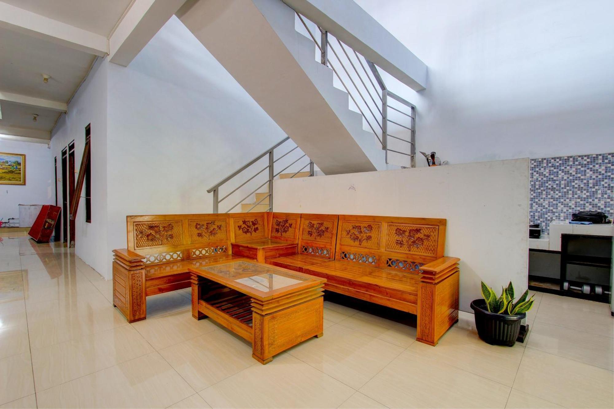 Super Oyo 93012 Griya Kencana Asri Syariah Lawean エクステリア 写真