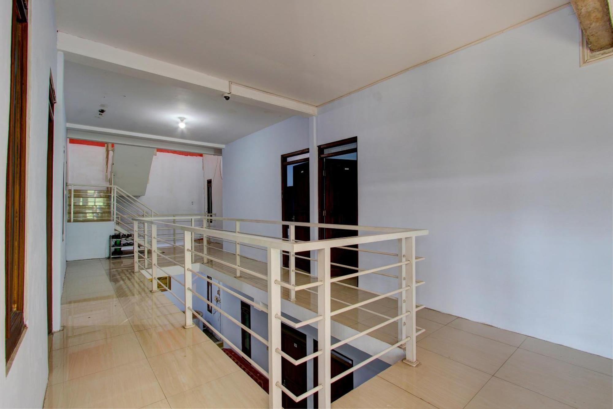 Super Oyo 93012 Griya Kencana Asri Syariah Lawean エクステリア 写真